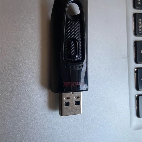 COPY - Seasons 33, 34, 35 on a flash drive. - Picture 2 of 2